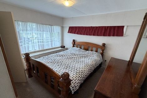 Photo of property in 81 Kenmore Street, Newlands, Wellington, 6037