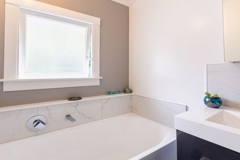 Photo of property in 9 Patterson Grove, Waikanae, 5036