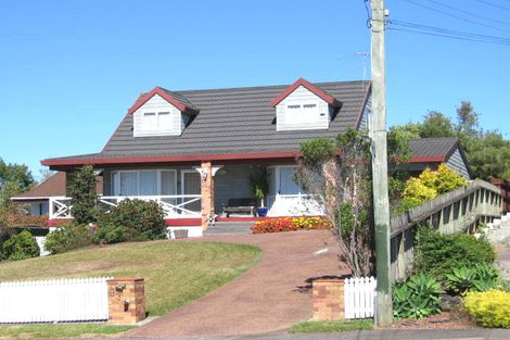 Photo of property in 33 Kokiri Street, Te Atatu South, Auckland, 0610