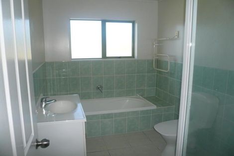 Photo of property in 18 Shah Place, Glen Eden, Auckland, 0602