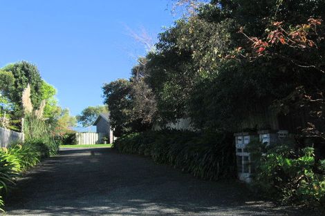 Photo of property in 16 Robert Grove, Paraparaumu, 5032