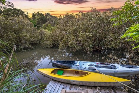 Photo of property in 39 Kent Terrace, Riverhead, 0820