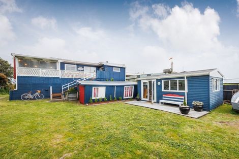 Photo of property in 7 Chaffey Street, Foxton Beach, Foxton, 4815