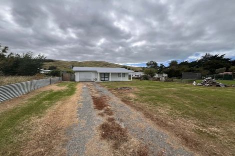 Photo of property in 19 Dundas Street, Porangahau, 4293
