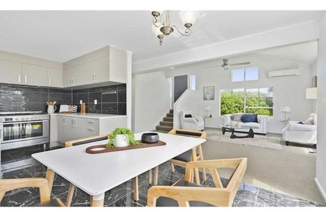 Photo of property in 2 Sheriff Place, Randwick Park, Auckland, 2105