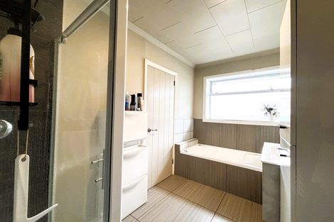 Photo of property in 146 Wairakei Road, Bryndwr, Christchurch, 8053