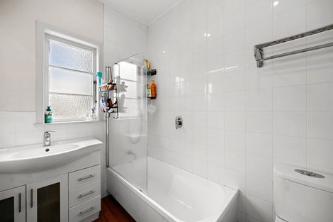 Photo of property in 36 Forest Lake Road, Forest Lake, Hamilton, 3200
