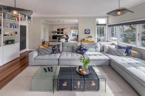 Photo of property in 130 Karori Road, Karori, Wellington, 6012
