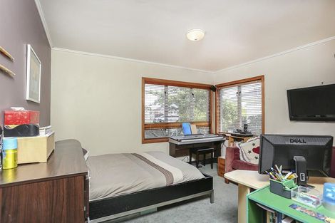 Photo of property in 74 Neil Avenue, Te Atatu Peninsula, Auckland, 0610