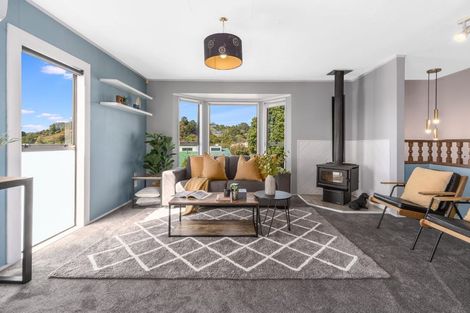 Photo of property in 16 Parkinson Close, Whitby, Porirua, 5024