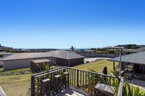 Photo of property in 41 Dawn Parade, Coastlands, Whakatane, 3120