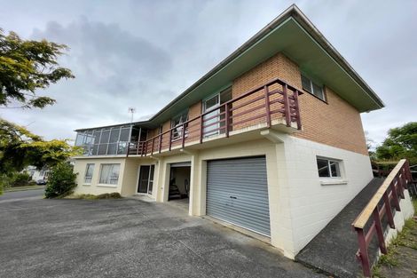 Photo of property in 5 Miltonia Avenue, Te Atatu South, Auckland, 0610