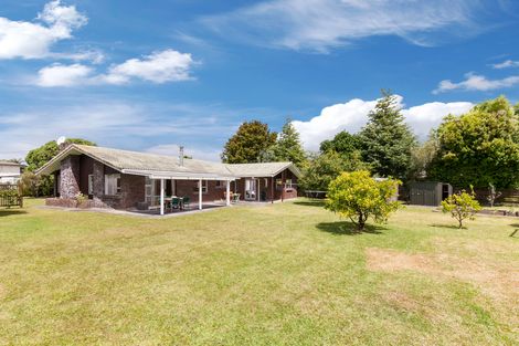 Photo of property in 39 Harbour View Road, Point Wells, 0986