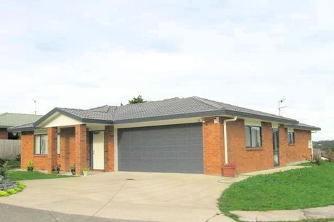 Photo of property in 5 Shah Place, Glen Eden, Auckland, 0602