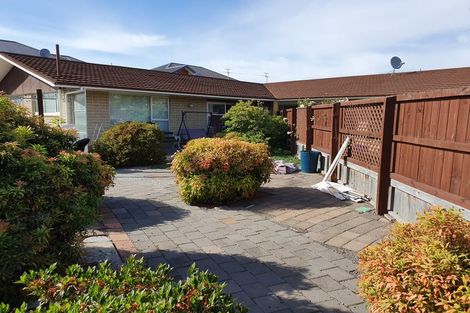 Photo of property in 77 Memorial Avenue, Ilam, Christchurch, 8053