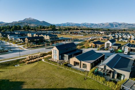 Photo of property in 5 Matakanui Lane, Wanaka, 9305