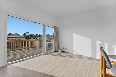 Photo of property in 6 Te Moau Avenue, Parakai, 0830