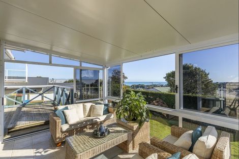 Photo of property in 19 Darwin Crescent, Spotswood, New Plymouth, 4310