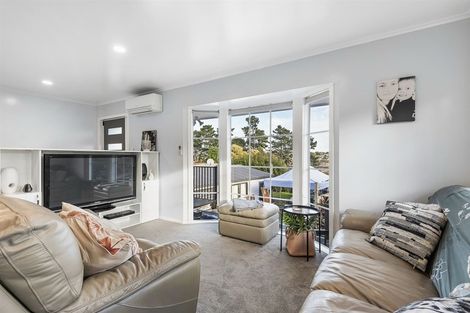 Photo of property in 44 Glenbervie Crescent, Massey, Auckland, 0614