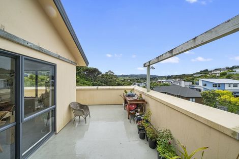 Photo of property in 41 Samwell Drive, Whitby, Porirua, 5024