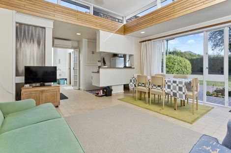 Photo of property in 10 Taharoto Road, Takapuna, Auckland, 0622