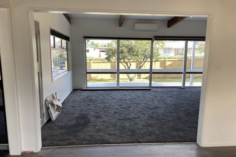 Photo of property in 52 Cascades Road, Pakuranga Heights, Auckland, 2010