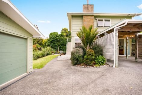 Photo of property in 13 Grendon Road, Titirangi, Auckland, 0604