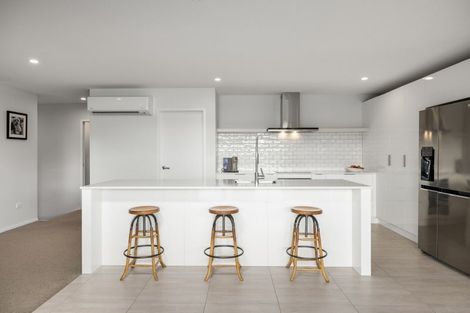 Photo of property in 49ra Oceana Drive, Welcome Bay, Tauranga, 3175