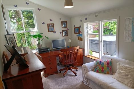 Photo of property in 17 Fernhill Terrace, Wadestown, Wellington, 6012