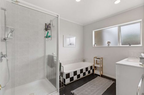 Photo of property in 1/9 Faldo Drive, Golflands, Auckland, 2013