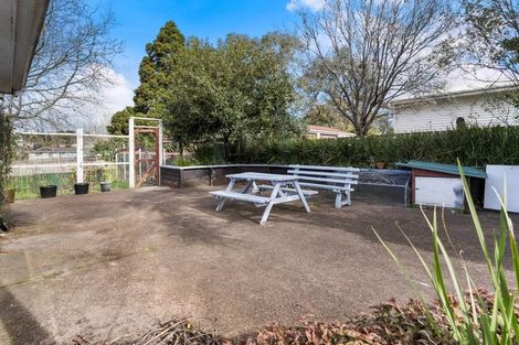 Photo of property in 22 Sarona Avenue, Glen Eden, Auckland, 0602