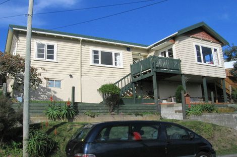 Photo of property in 112 Nevay Road, Karaka Bays, Wellington, 6022