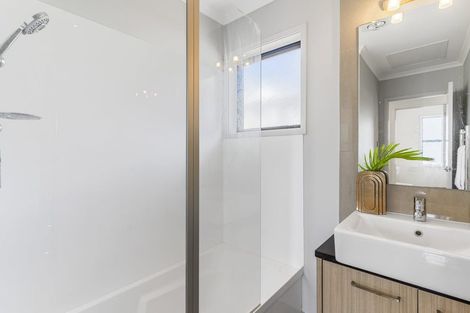 Photo of property in 16 Hirimate Place, Flat Bush, Auckland, 2019