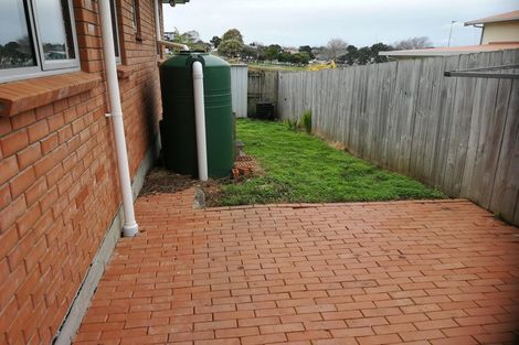 Photo of property in 11 Potter Avenue, Northcote, Auckland, 0627