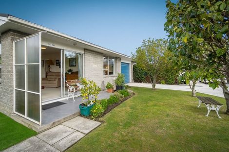 Photo of property in 115a Wilsons Road, Saint Martins, Christchurch, 8022