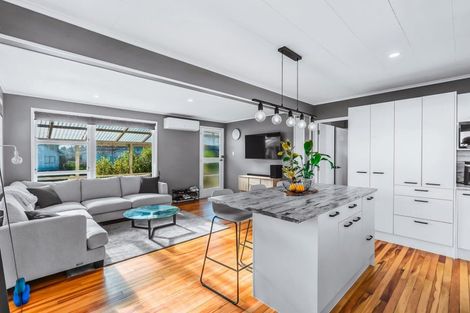 Photo of property in 2a Ward Place, Richmond Heights, Taupo, 3330