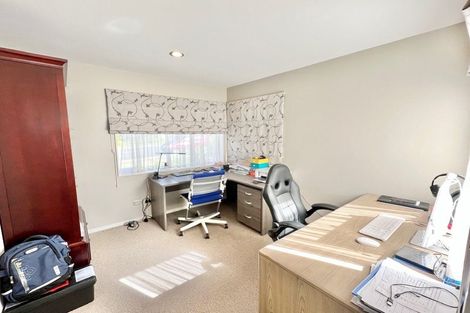 Photo of property in 92a Schnapper Rock Road, Schnapper Rock, Auckland, 0632