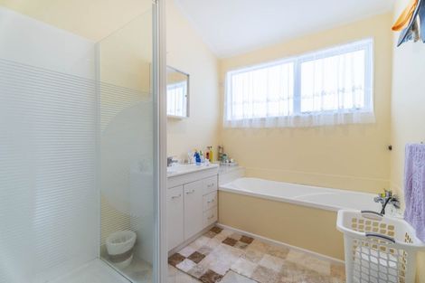 Photo of property in 11 Katarina Grove, Tawa, Wellington, 5028