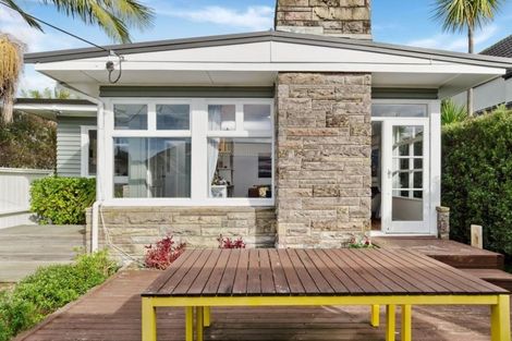 Photo of property in 1/15 Stratford Avenue, Milford, Auckland, 0620
