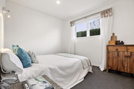Photo of property in 84 Marine Parade, Mellons Bay, Auckland, 2014
