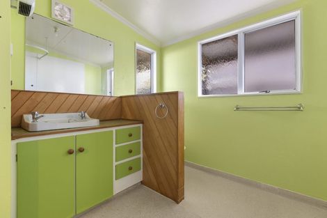 Photo of property in 32 Ngamotu Road, Moturoa, New Plymouth, 4310