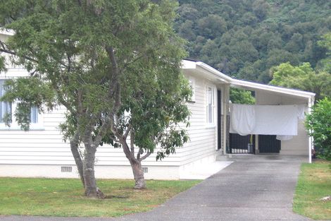 Photo of property in 21a Holdsworth Avenue, Trentham, Upper Hutt, 5018