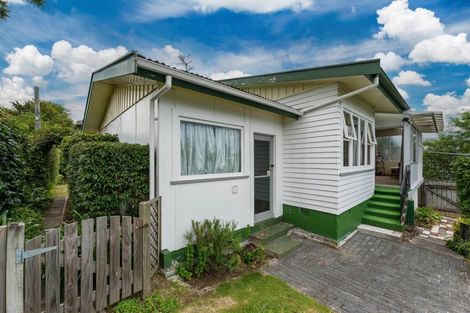 Photo of property in 27 Sunset Street, Hilltop, Taupo, 3330
