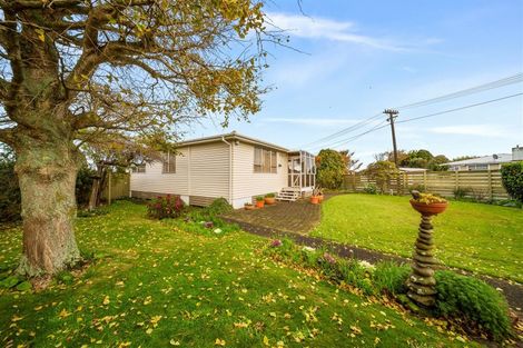 Photo of property in 14 Iredale Road, Hawera, 4610
