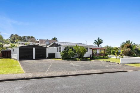 Photo of property in 35 Fairway Avenue, Red Beach, 0932