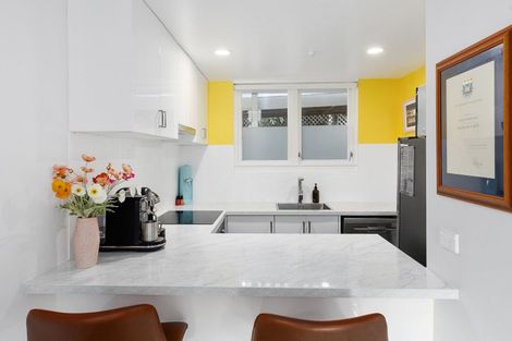 Photo of property in 5/18 Agra Crescent, Khandallah, Wellington, 6035