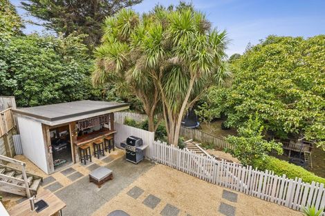 Photo of property in 34 Renown Road, Raumati South, Paraparaumu, 5032