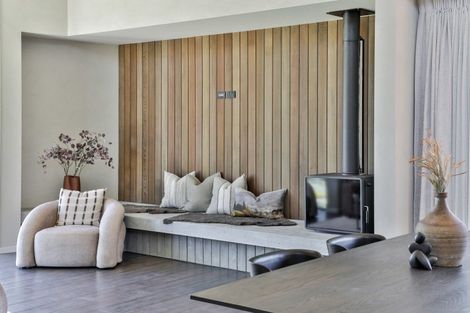 Photo of property in 14 Kirimoko Crescent, Wanaka, 9305