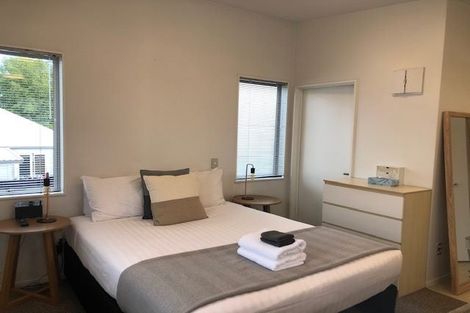 Photo of property in 4/6 Defoe Place, Waltham, Christchurch, 8023