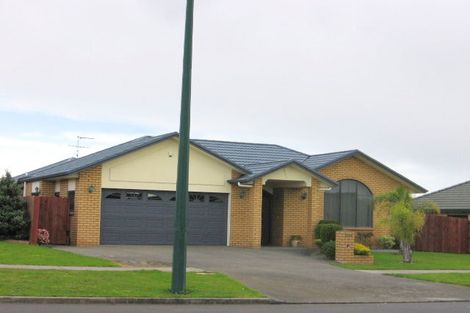 Photo of property in 11 Maghera Drive, East Tamaki Heights, Auckland, 2016